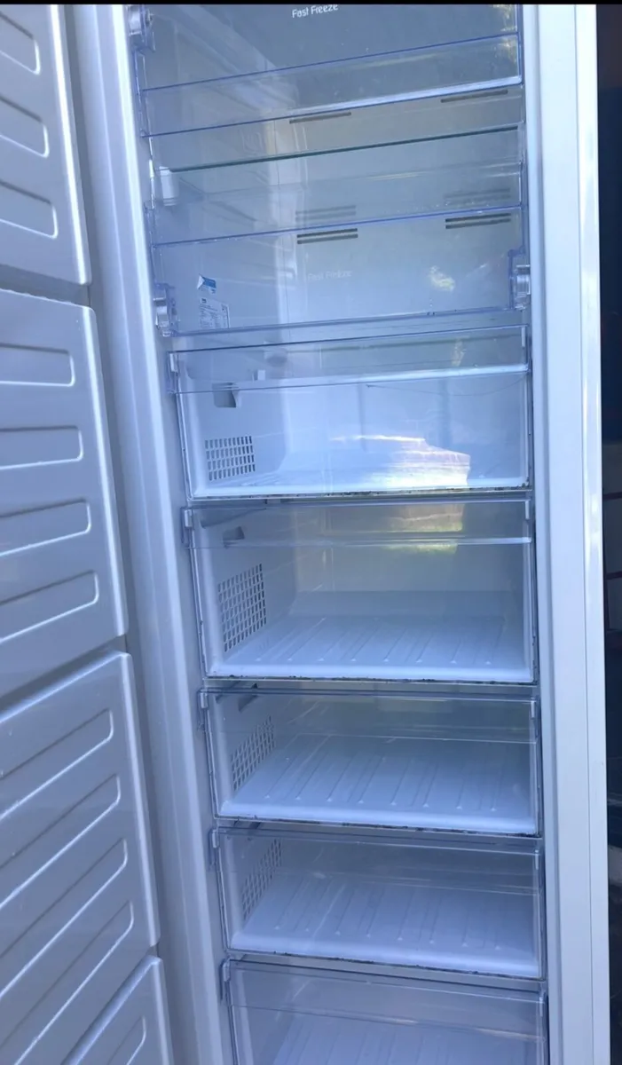 Beko standalone freezer - Image 2