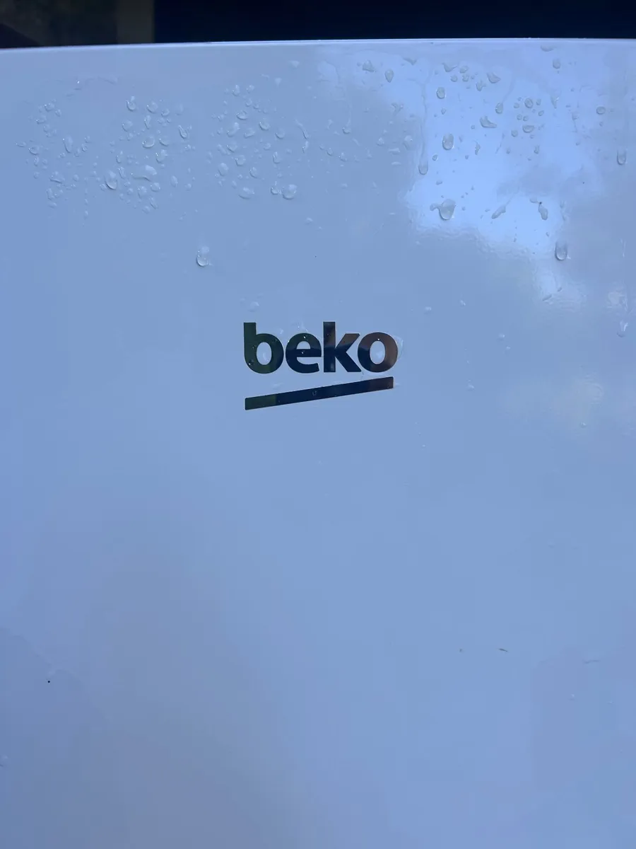 Beko standalone freezer - Image 3