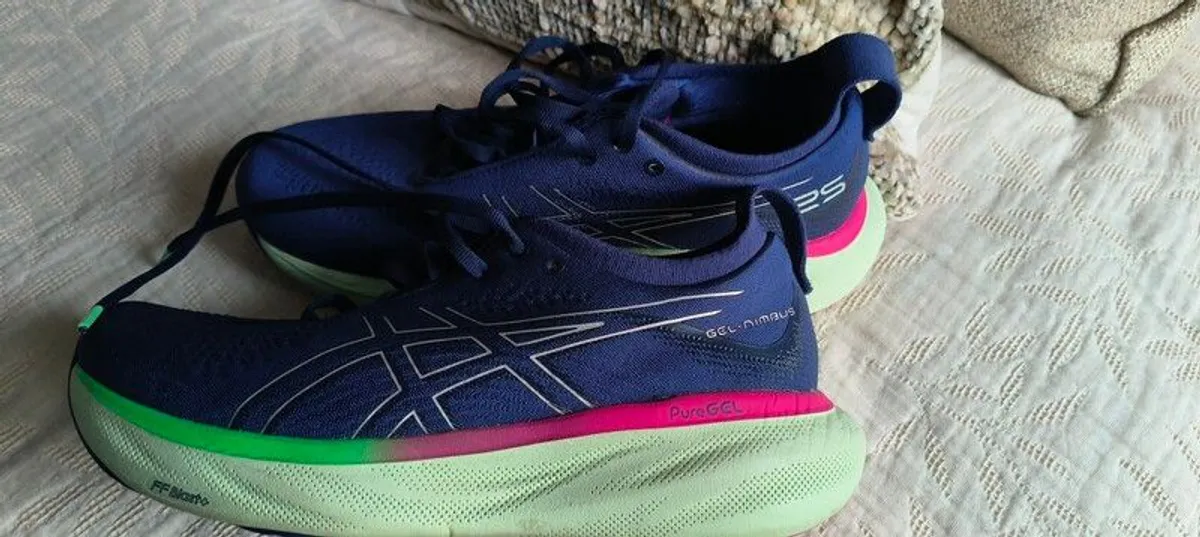 asics runners - Image 1