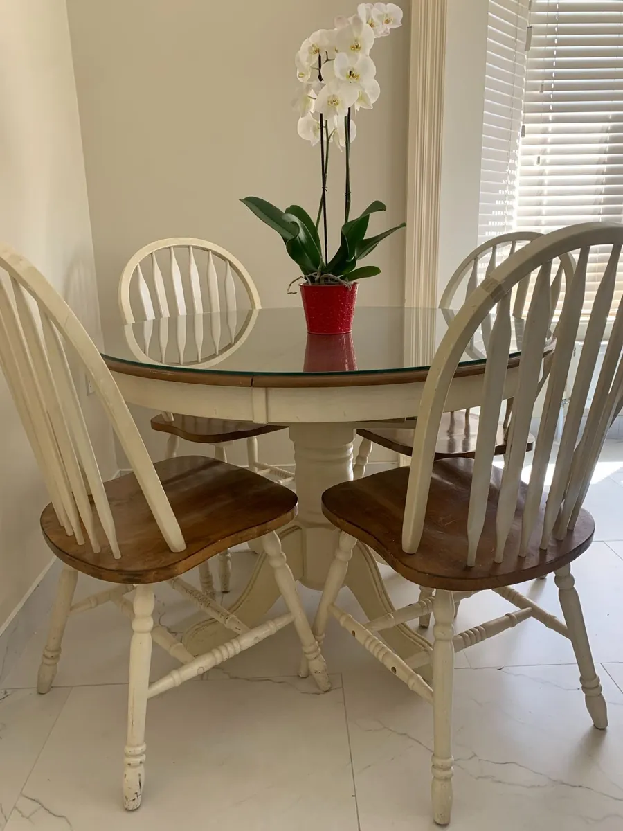 Table and 6 chairs - Image 2