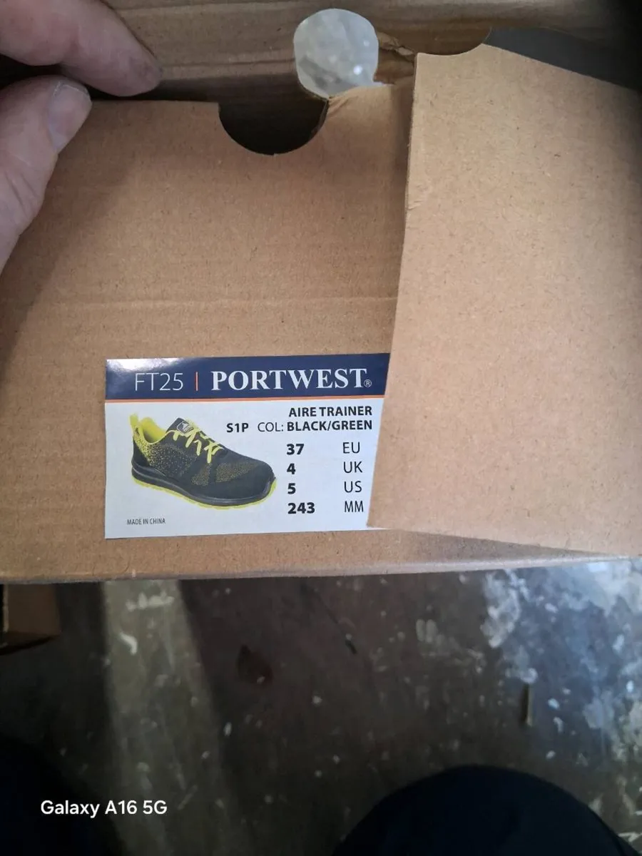 Safety trainers - Image 3