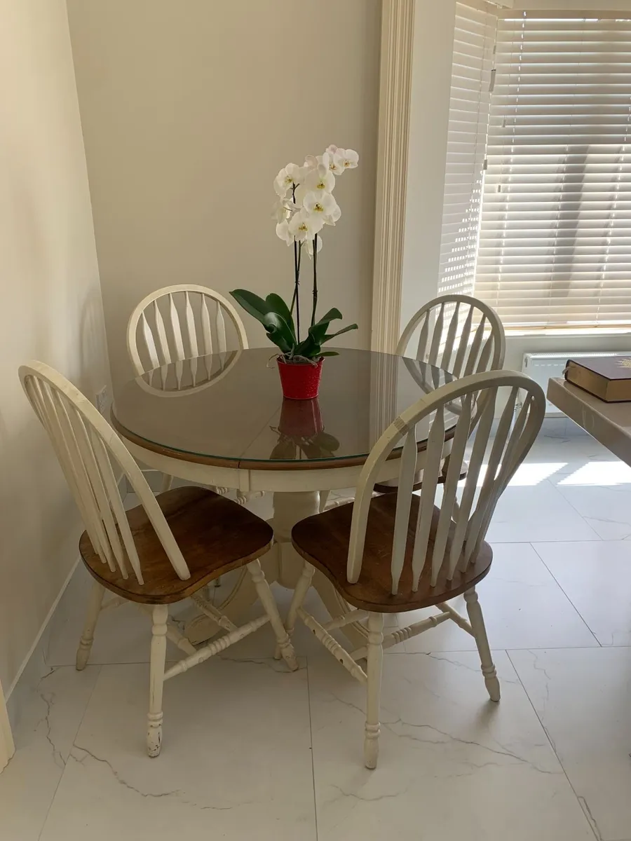 Table and 6 chairs - Image 4