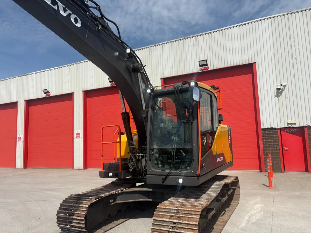 2022 Volvo EC140EL Excavator - Image 3
