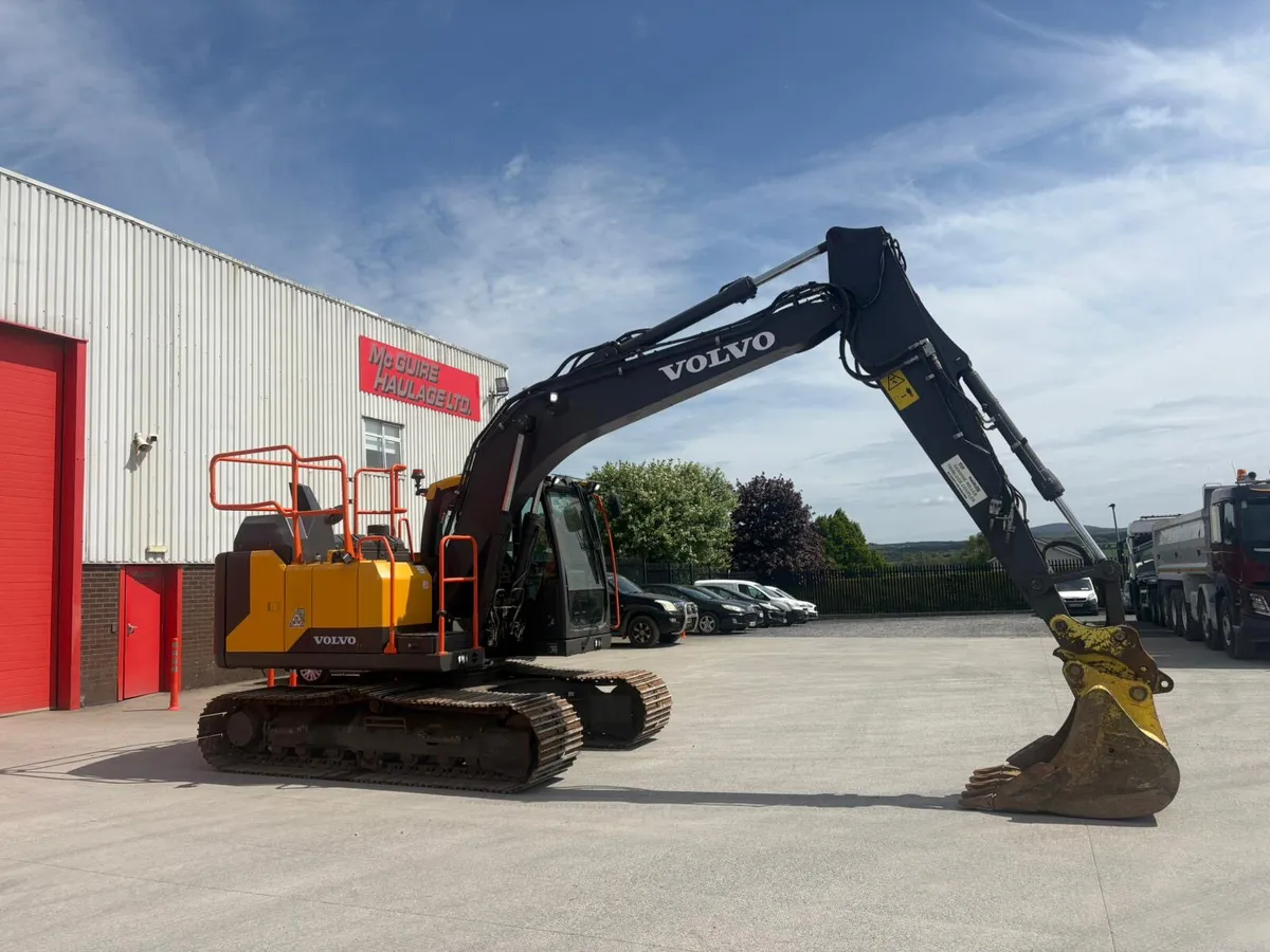 2022 Volvo EC140EL Excavator - Image 2