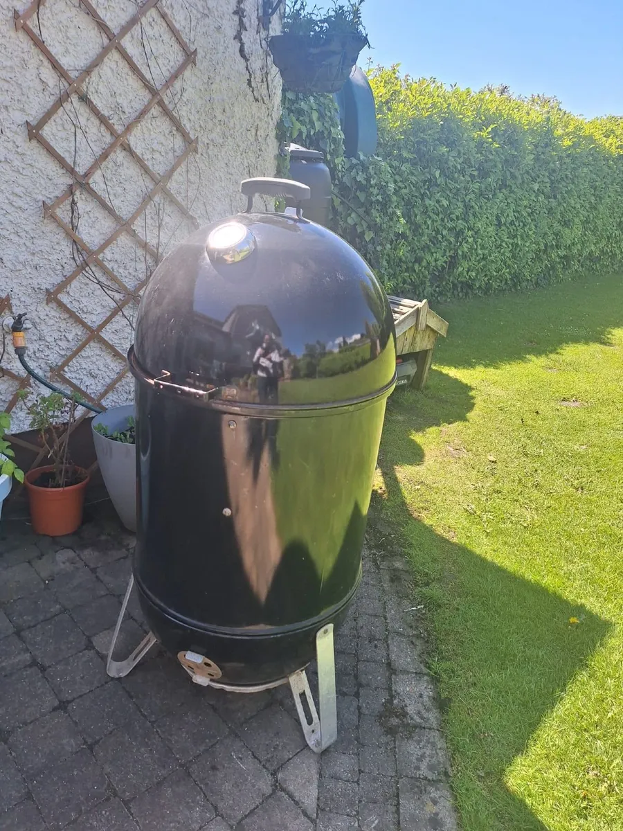 WEBER SMOKER - Image 1