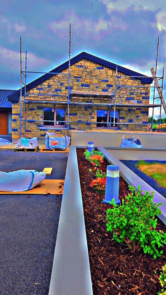 Stonemason available - Image 1