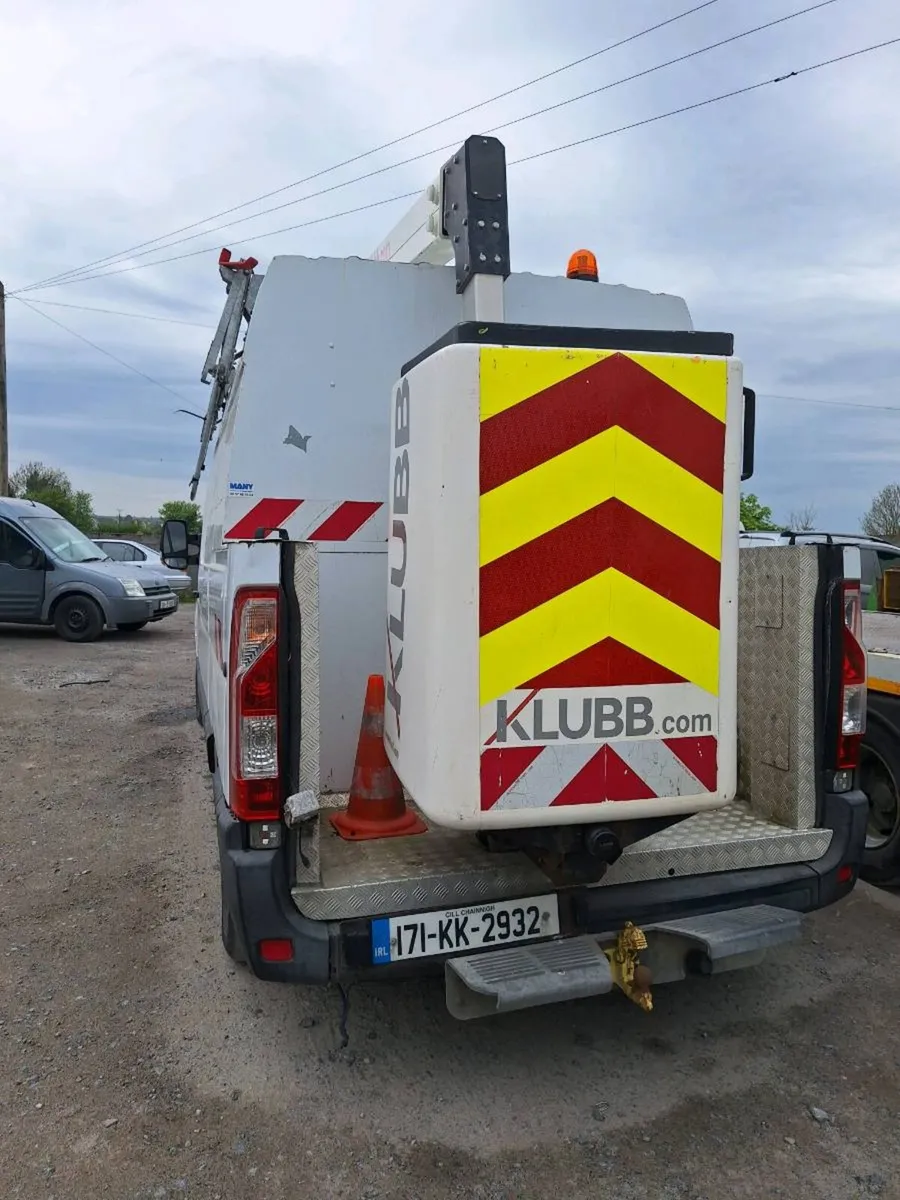 OPEL VAN CHERRYPICKER HEIST - Image 2