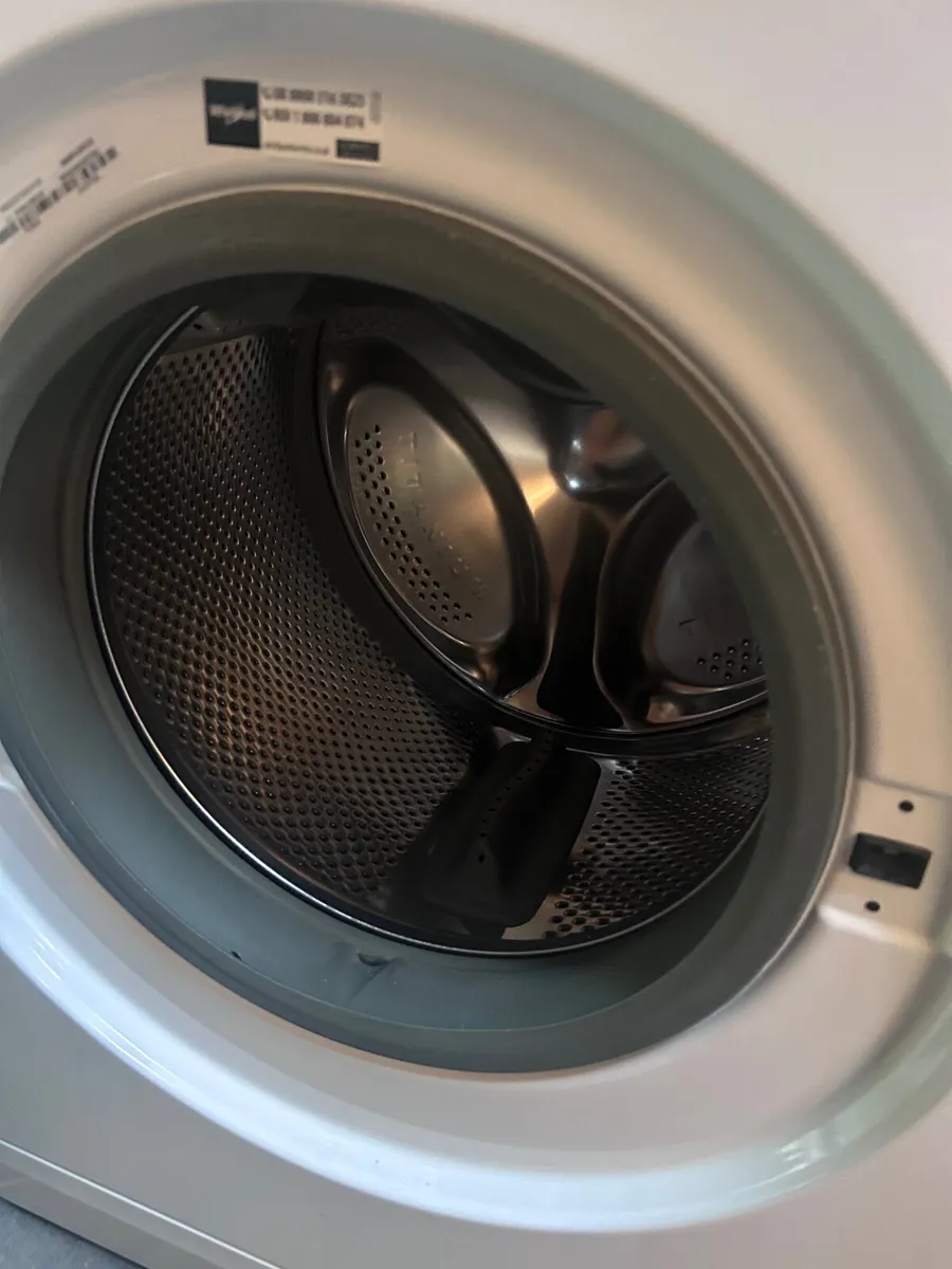 Whirlpool washing machine and dryer - Image 1