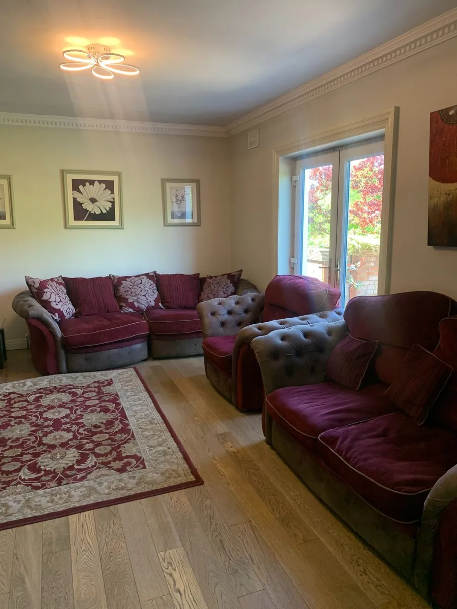 Suite of furniture - Image 2