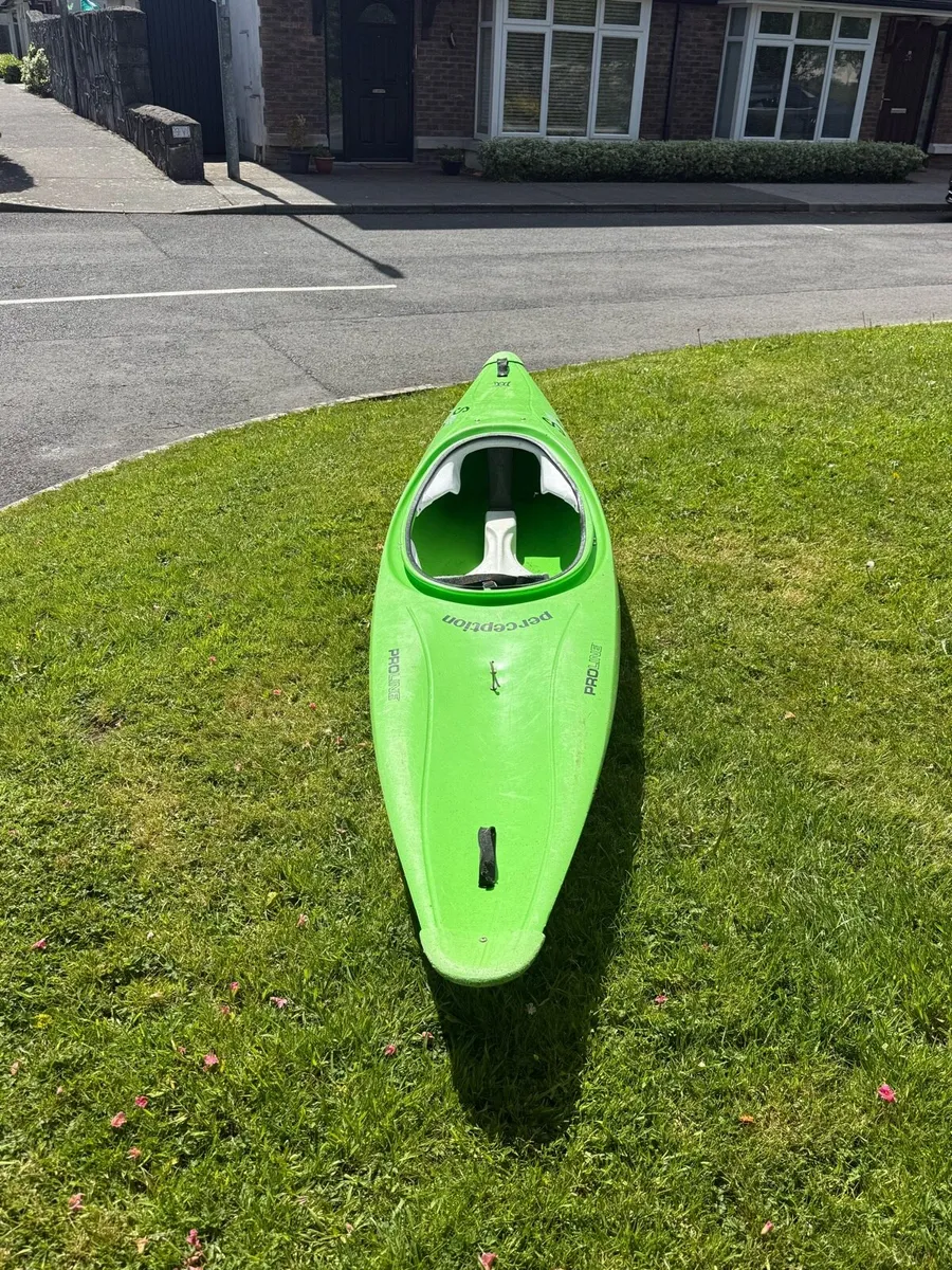 Kayak 11 foot long - Image 2