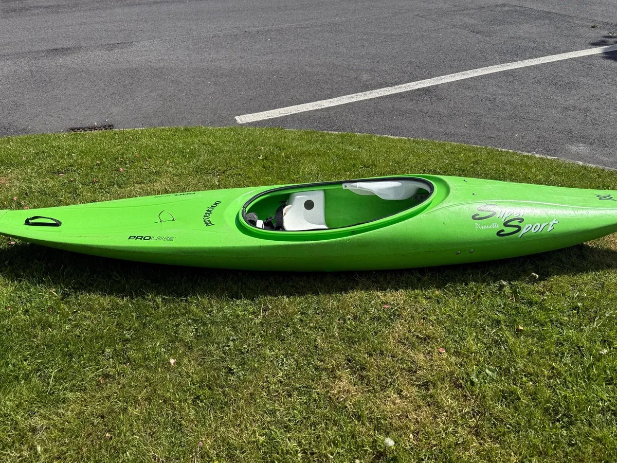 Kayak 11 foot long - Image 3