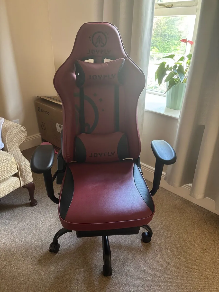 JOYFLY Gaming Chair with Footrest is - Image 3