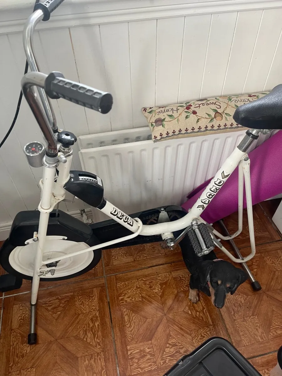 Rowing machine and exercisec bike - Image 3