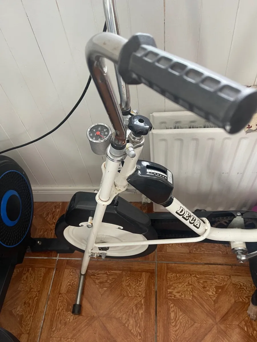 Rowing machine and exercisec bike - Image 2