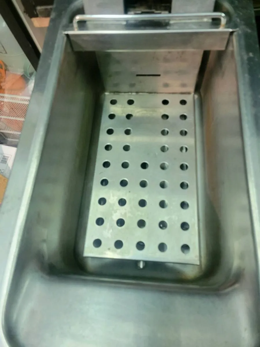 Fryer Electric Counter Top LINCAT - Image 4