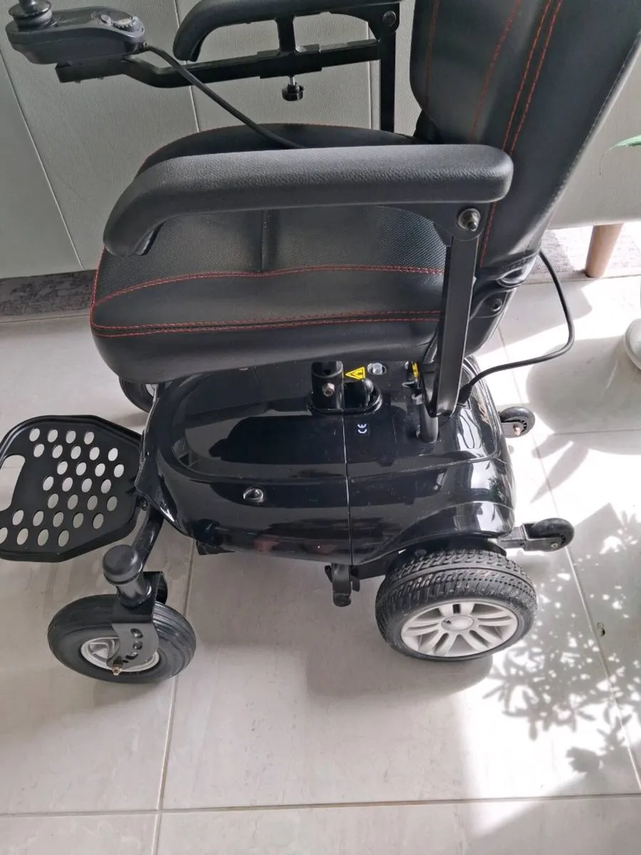 Electric mobility chairs - Image 2