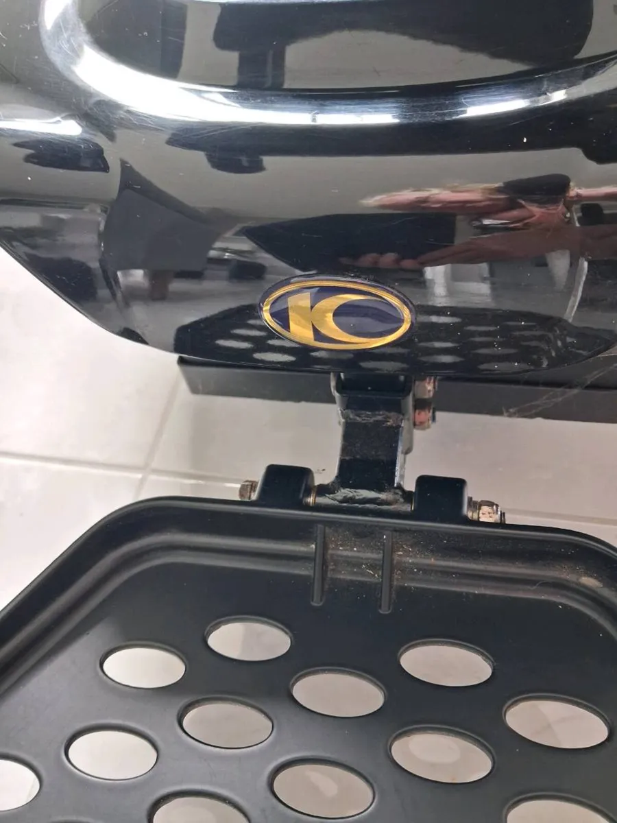 Electric mobility chairs - Image 4
