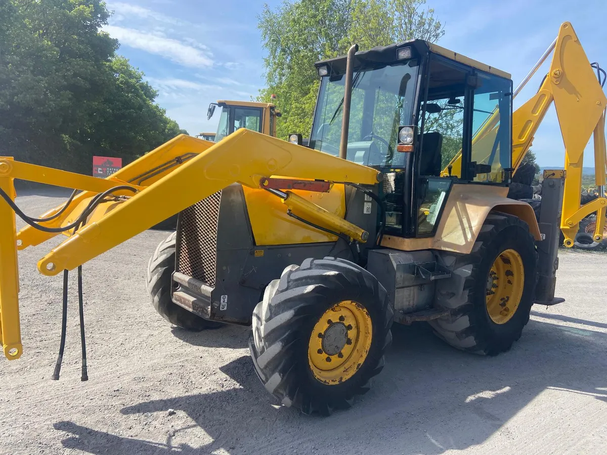 Fermac 860 Digger Loader - Image 2