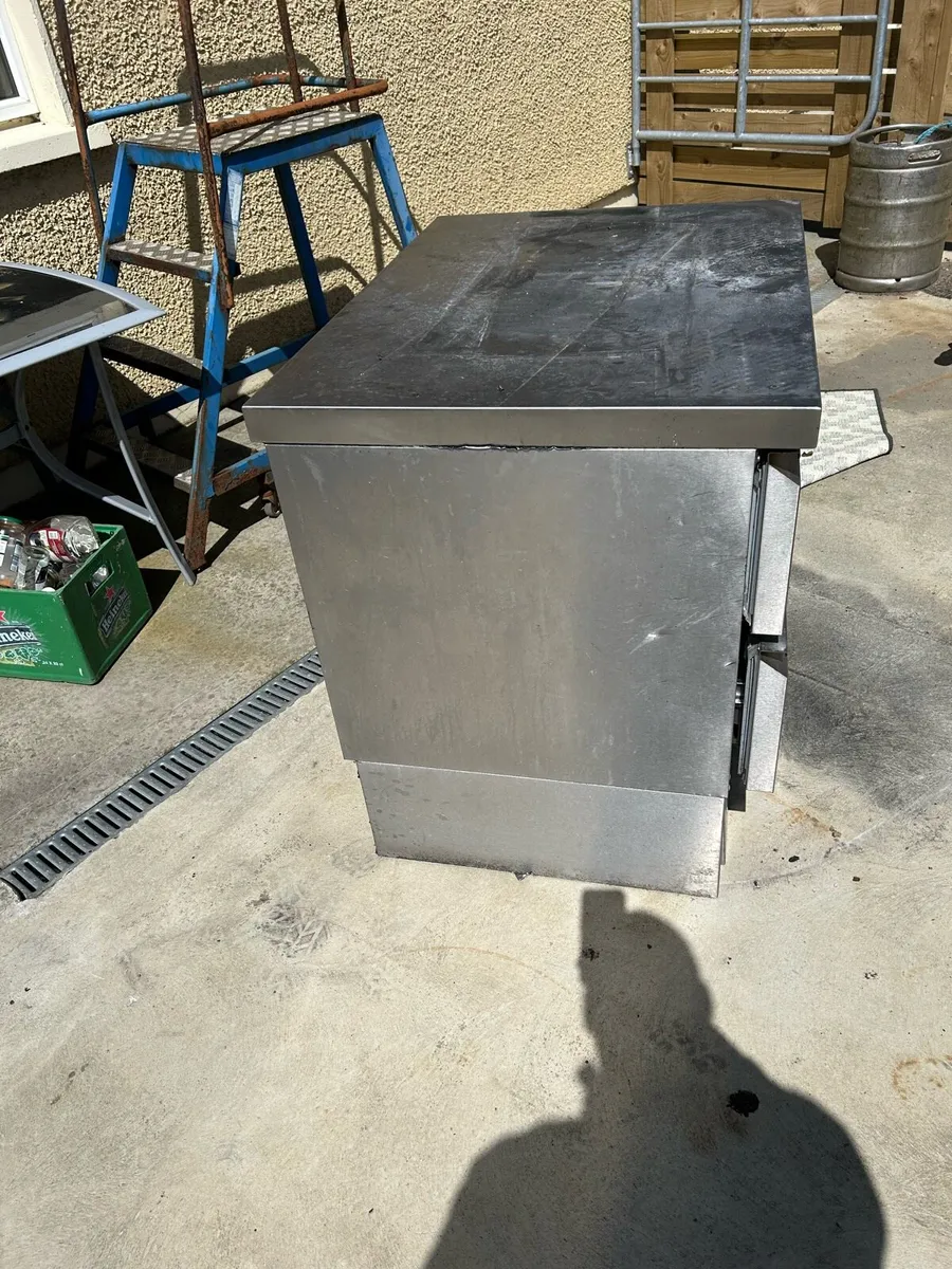 Work station - Image 1