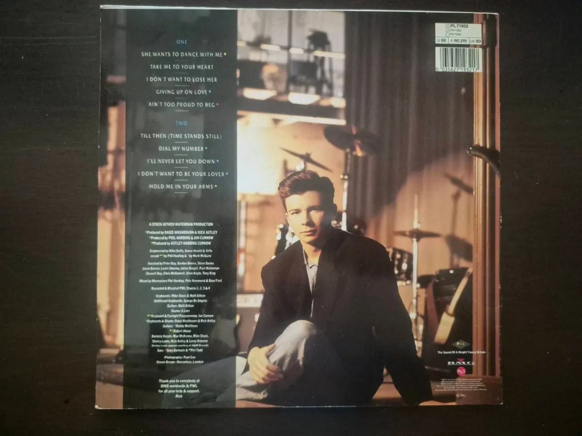 Vinyl Hold Me in Your Arms – Original 1980s LP - Image 4