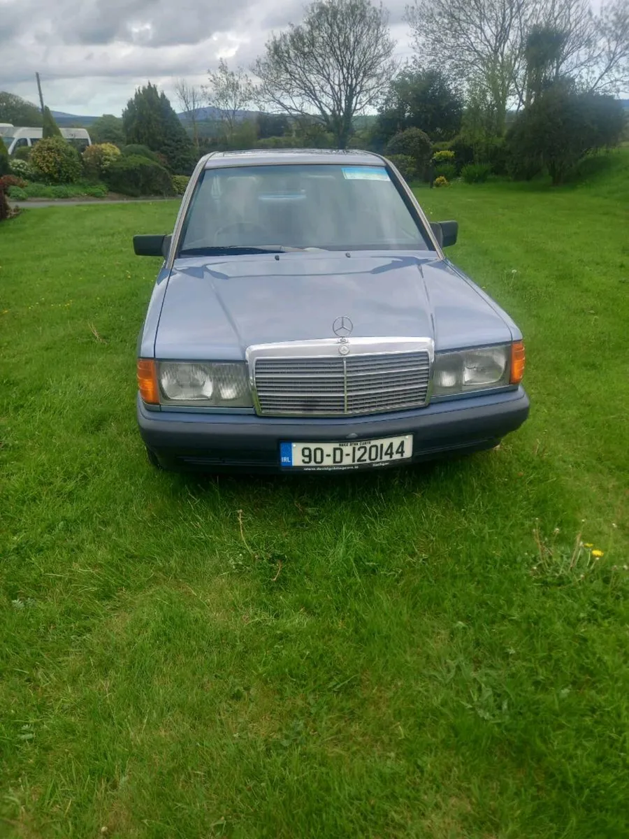 Vintage car - Image 2