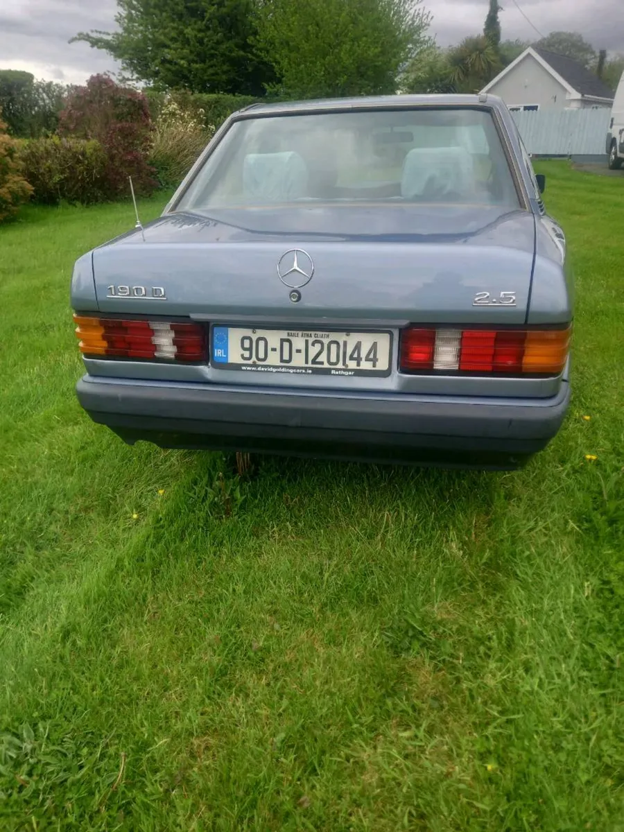 Vintage car - Image 3