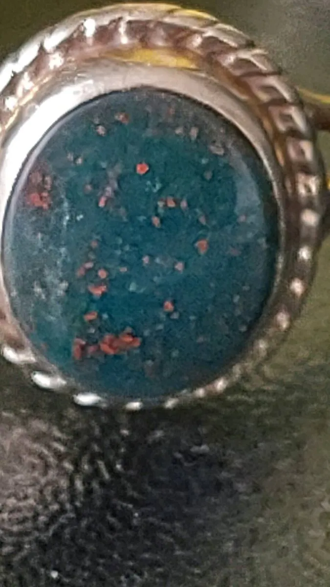 9ct gold blood stone ring - Image 2