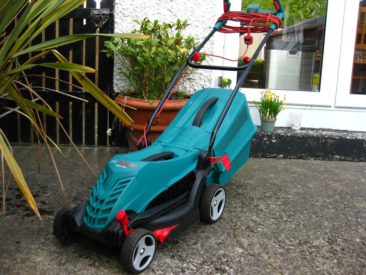 Spotless Bosch Rotak 36 Quality Electric Mower - Image 2