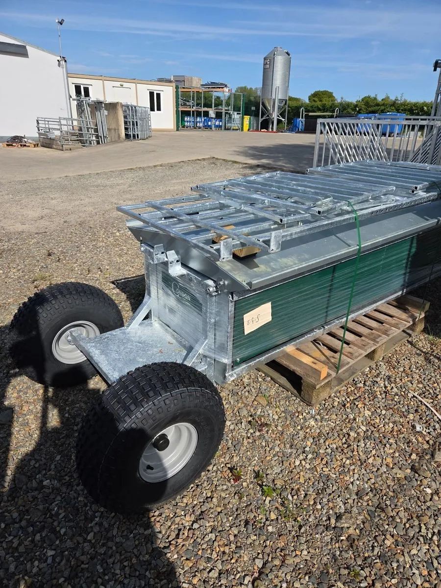 Condon Lamb Feeder - Image 1