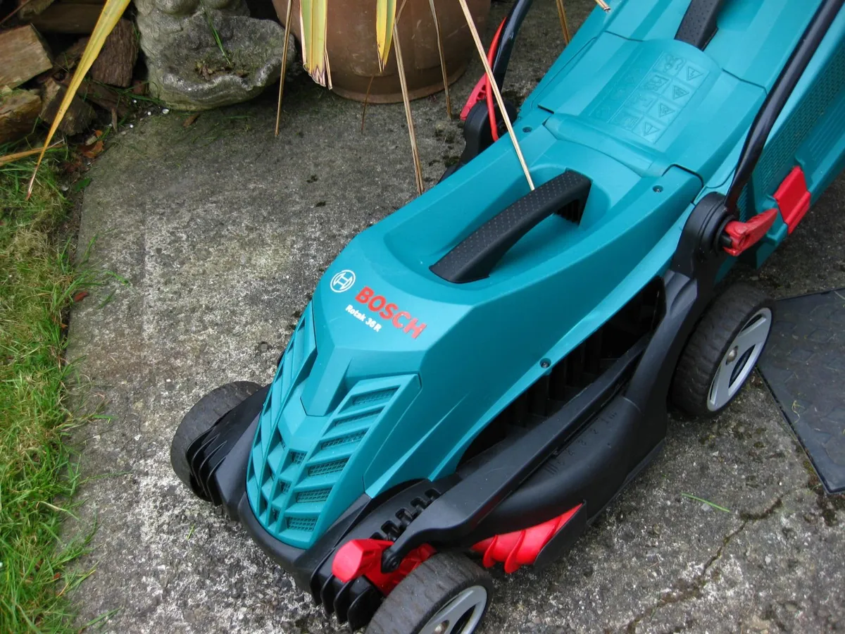 Spotless Bosch Rotak 36 Quality Electric Mower - Image 3
