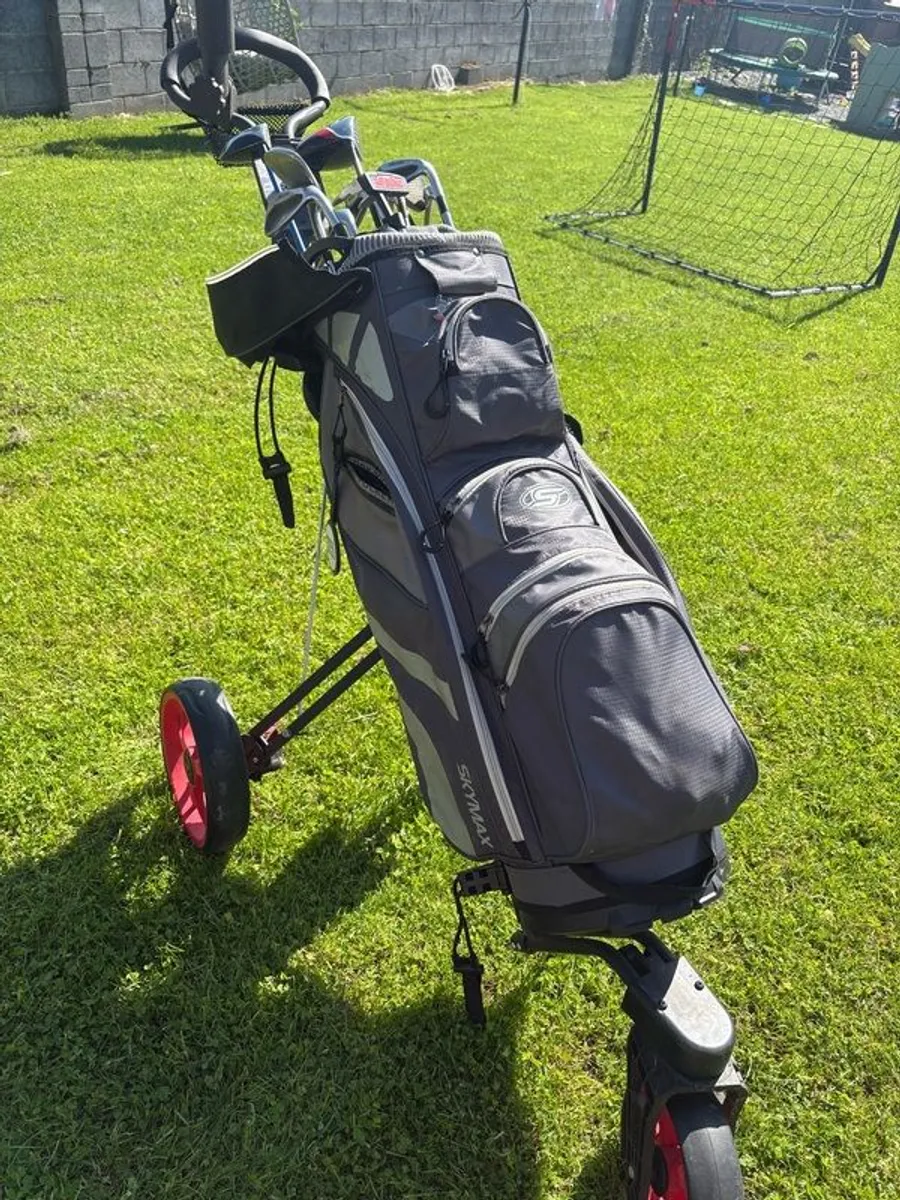 Full set of golf clubs, driver, bag & trolley - Image 1