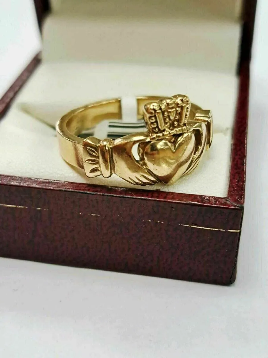 9CT Gold Claddagh Ring - Image 3