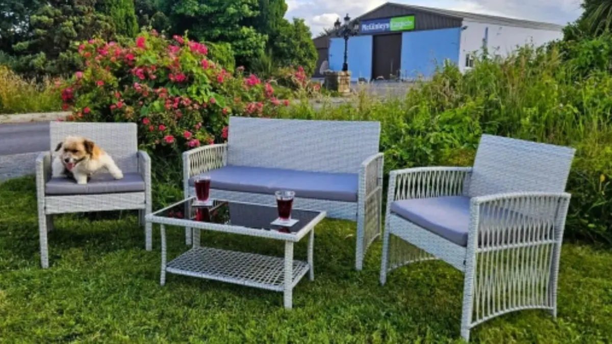 Clearance- garden set - NEW ATHLONE - Image 1