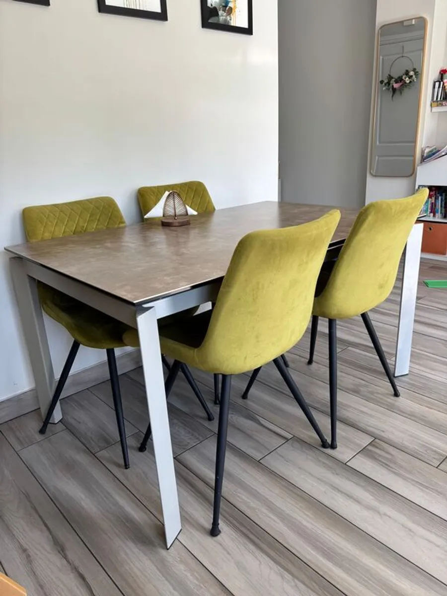 Ceramic dining table - Image 3