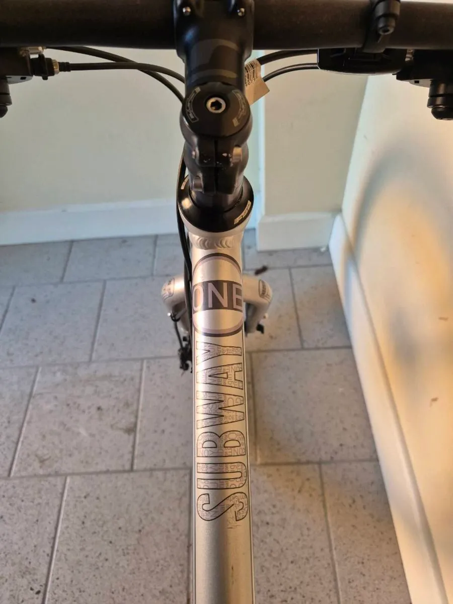 Adult Carrera Hybrid Bikes for SALE - Image 4