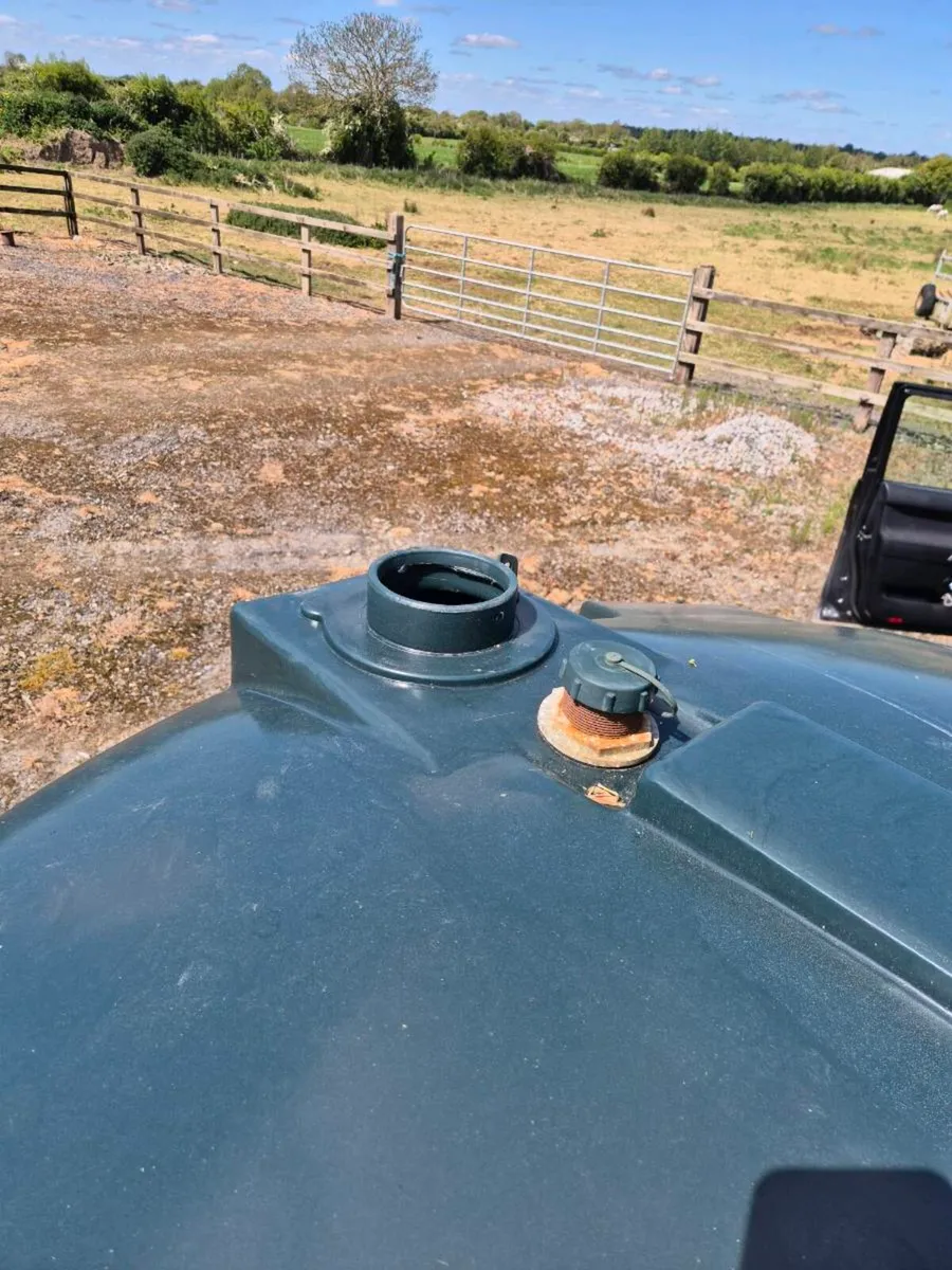 Water tank - Image 1