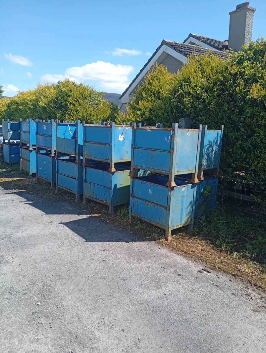 Stillages/cattle feeders - Image 2
