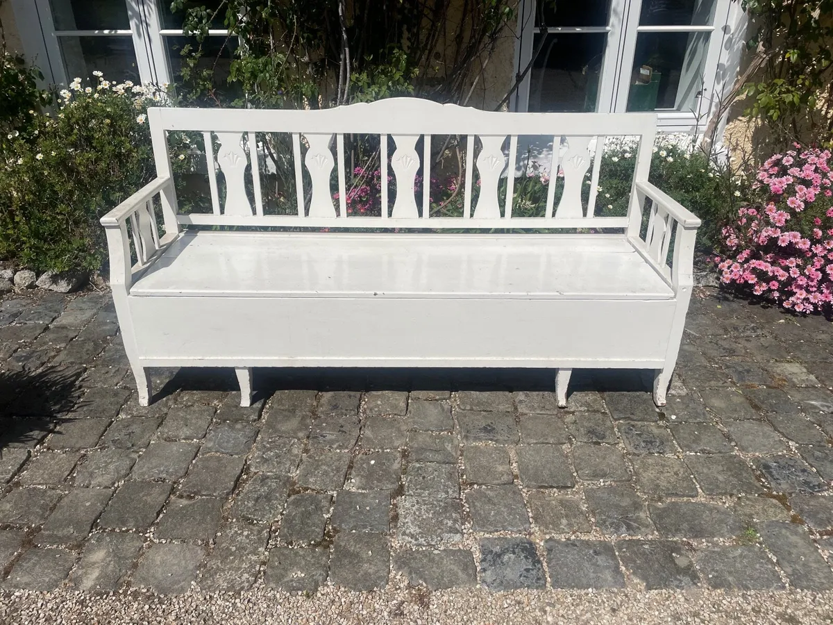 Bench seat - Image 1