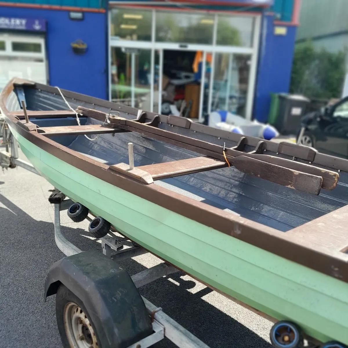 Lake boat - Image 4