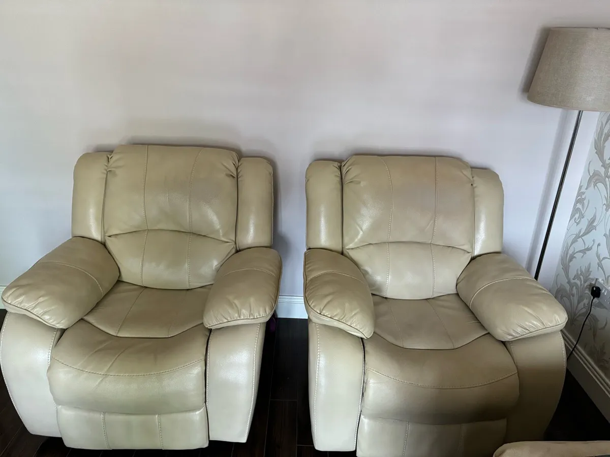 Sofa recliner and armchairs - Image 1