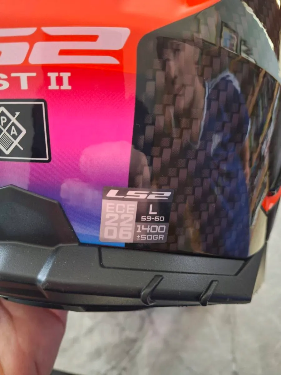 Motocross helmet and goggles - Image 2
