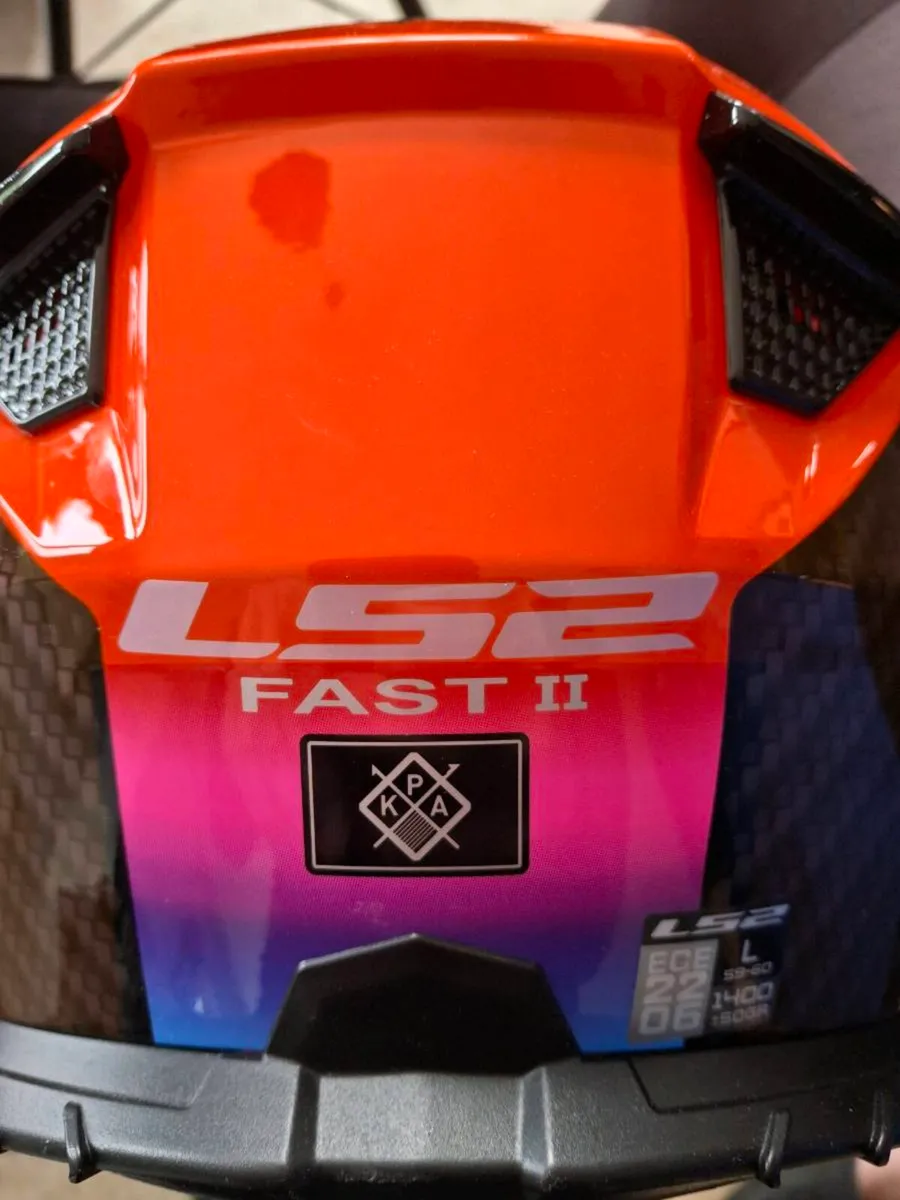 Motocross helmet and goggles - Image 3
