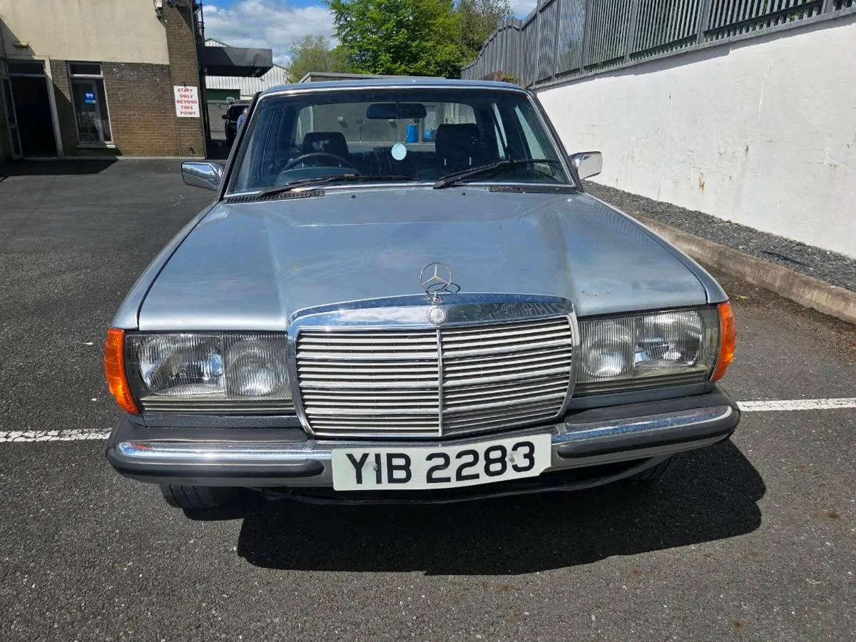 Mercedes-Benz 230e - Image 2