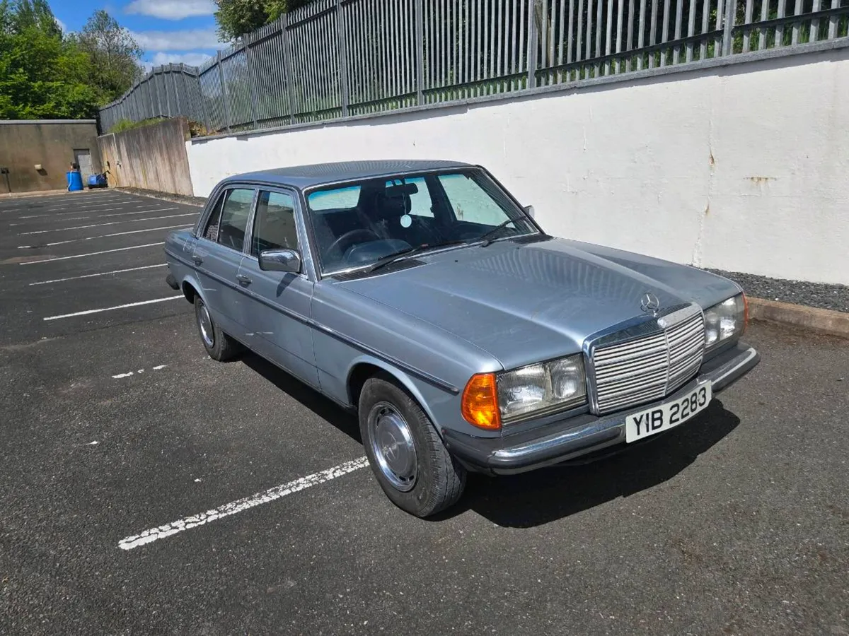Mercedes-Benz 230e - Image 1
