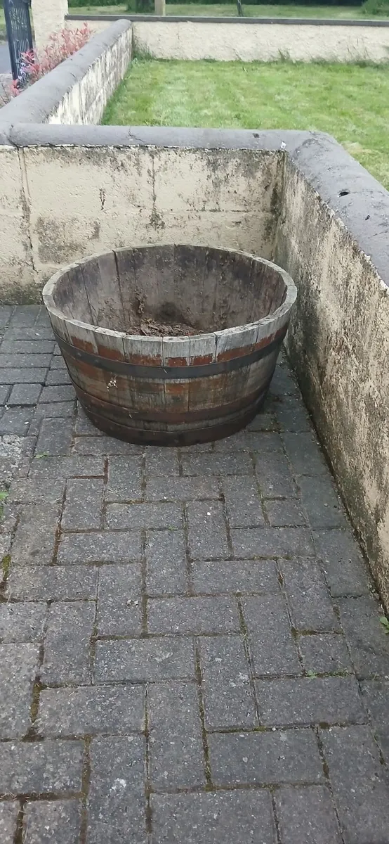 Flower pot half barrel