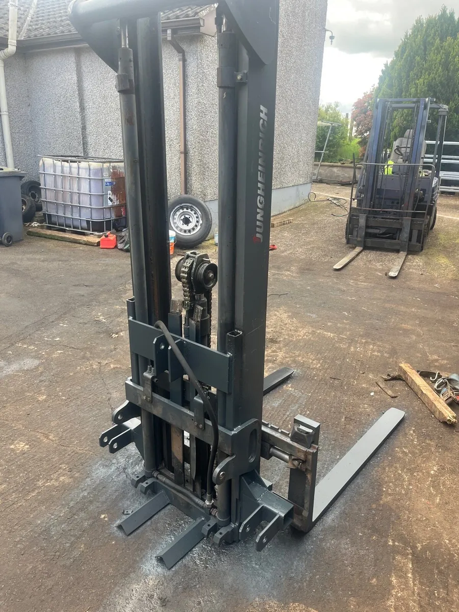Forklift masts for tractor - Image 4