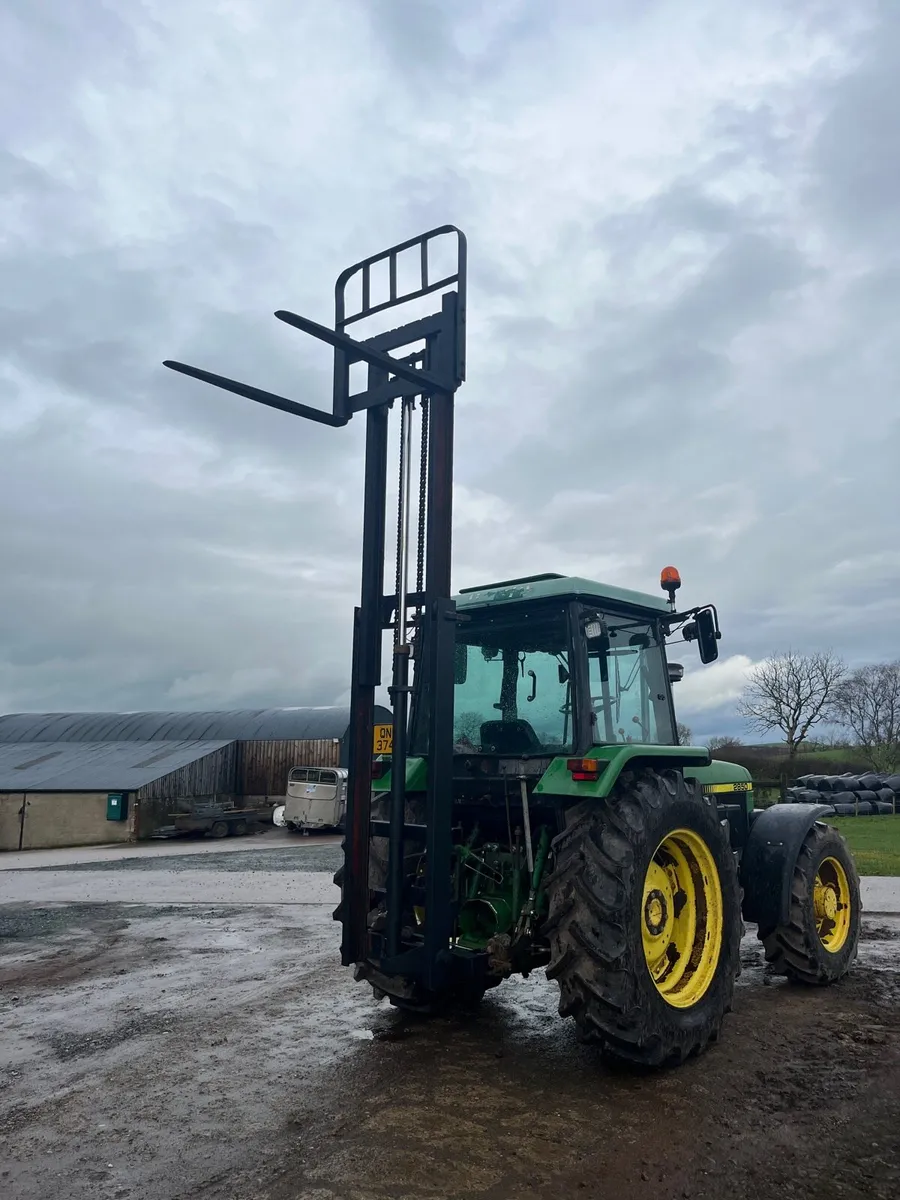 Forklift masts for tractor - Image 1