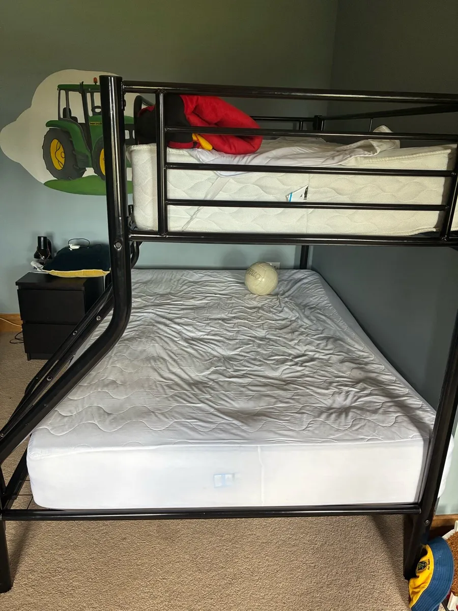Bunk bed - Image 1