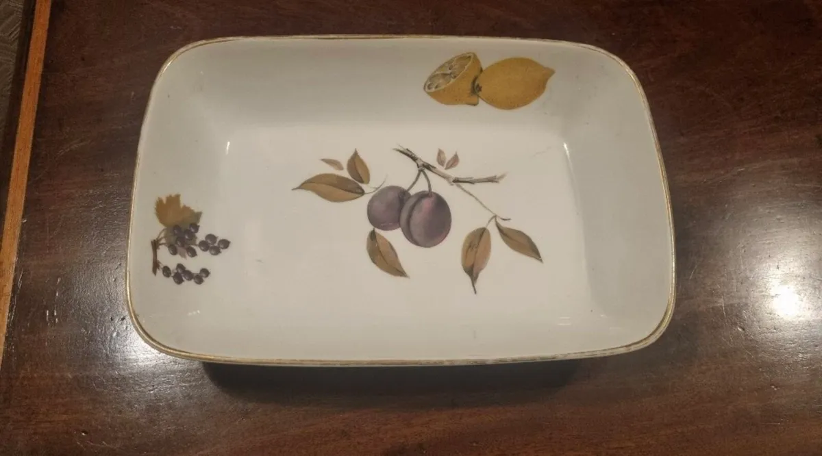 Vintage Royal Worcester Baking Dish - Image 4