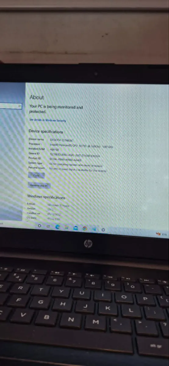 HP laptop - Ultrabook model - Image 2